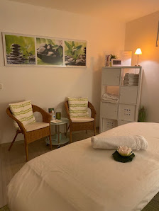 Gesundheitspraxis - Shiatsu- Massagen- zertifizierte L&B Behandlung- Baby Shiatsu Entwicklungsbegleiterin