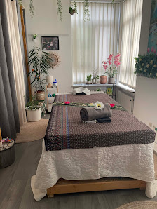 Nok - Yung Traditionelle Thailändische Wellnessmassage