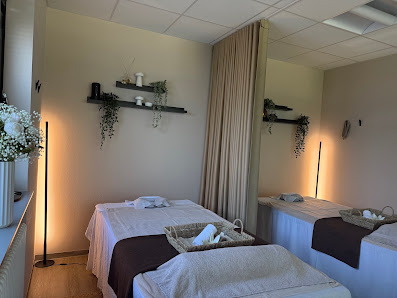 SANTHIA Thai Massage