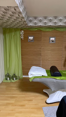 Vita Oase Japanische Gesichtsmassage/Massage und Reiki
