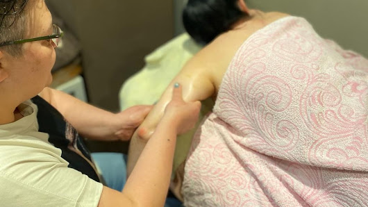 Wellness Massage Irina Wuckert im Beauty Salon SG