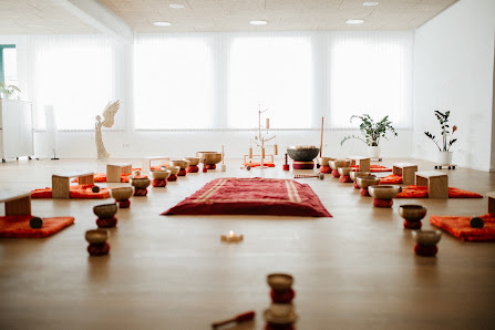 Massagen und Klangtherapien (Ayurveda Massagen, Vietnamesische Massagen), Jakob Allgaier