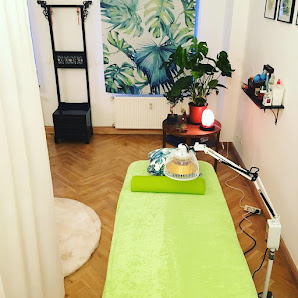 Olivia Uhlig Akupunktur - Heilpraktikerin für Kinderwunsch & hormonelle Beschwerden | Akupunktur & TCM in Berlin-Kreuzberg