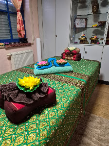 Nongying Stimpfig Thai-Öl-Massage