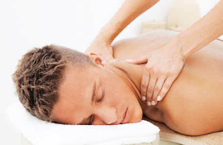 SHIATSUMASSAGEN.com -Roswitha von Zitzewitz, Expertin für SHIATSU und EDELSTEINMASSAGEN