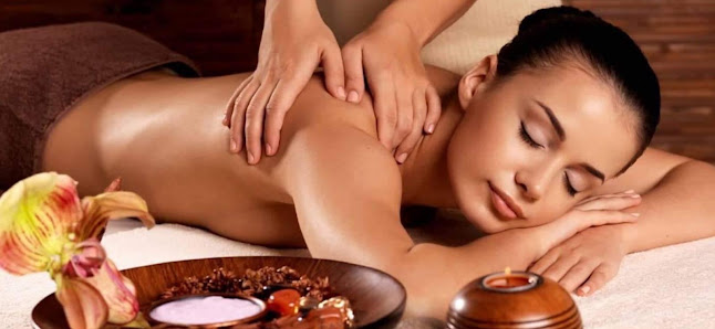 Amporn Kaiser Thai Massage