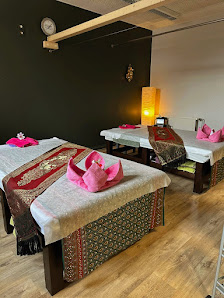 DEE DEE Thai Massage