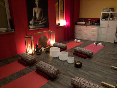 MASSAGEKLANG KATRIN LEUTBECHER